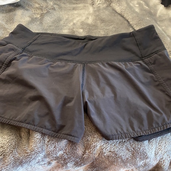 Lululemon shorts - Picture 4 of 5